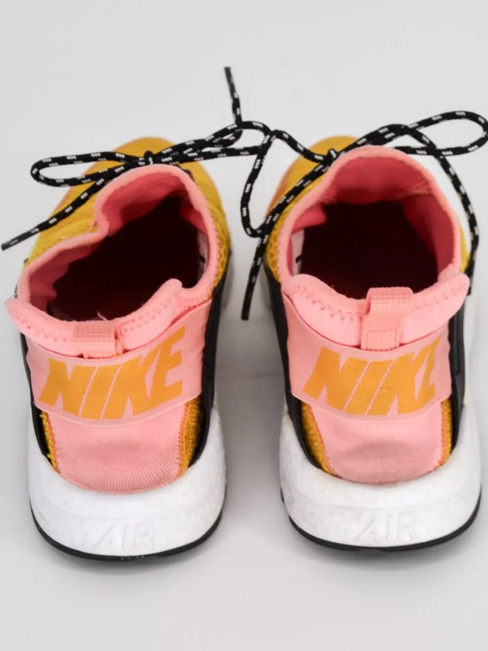 Nike Air Huarache Run Ultra SE Sneakers Gold Dart Black 859516-700 Women's 6.5